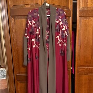 Floral Embroidered Two-Toned Long Kimono Abaya
